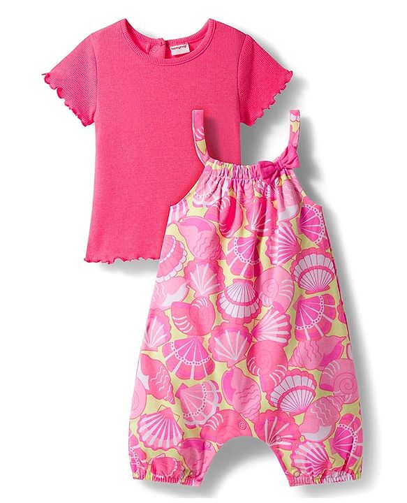 Babyhug Single Jersey Knit Dungaree & Half Sleeves Inner Tee With Seashell Print - Pink