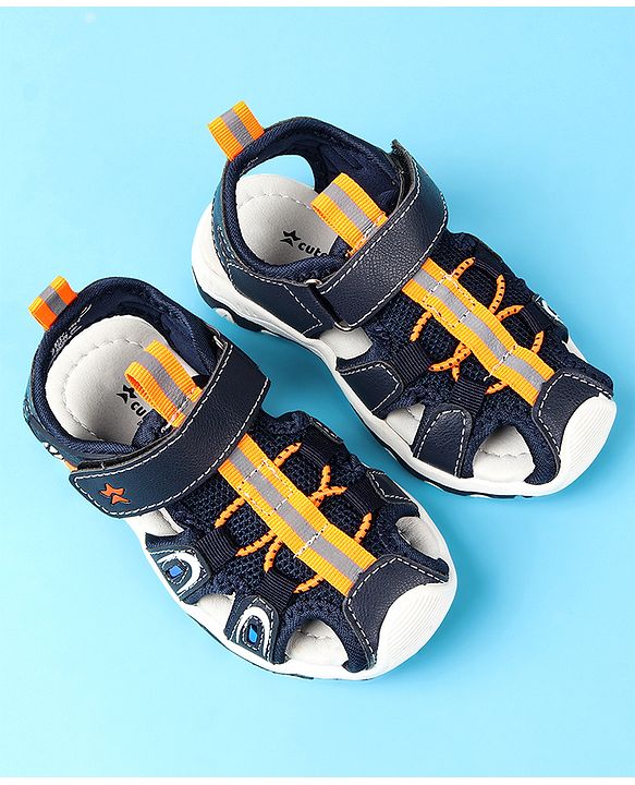 Cute Walk by Babyhug Velcro Closure Solid Sandals - Black
