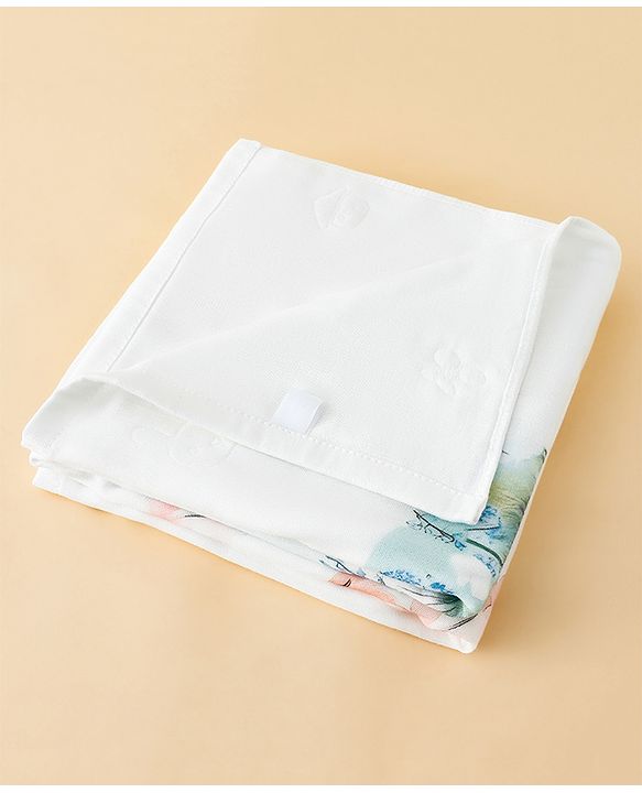 Babyhug 100% Pure Cotton Four Layer Baby Blanket  Lion Print Super Soft & Absorbent Lightweight Breathable Quilt (320g) Gentle on Baby Skin 024 Months| New Born Essential - White