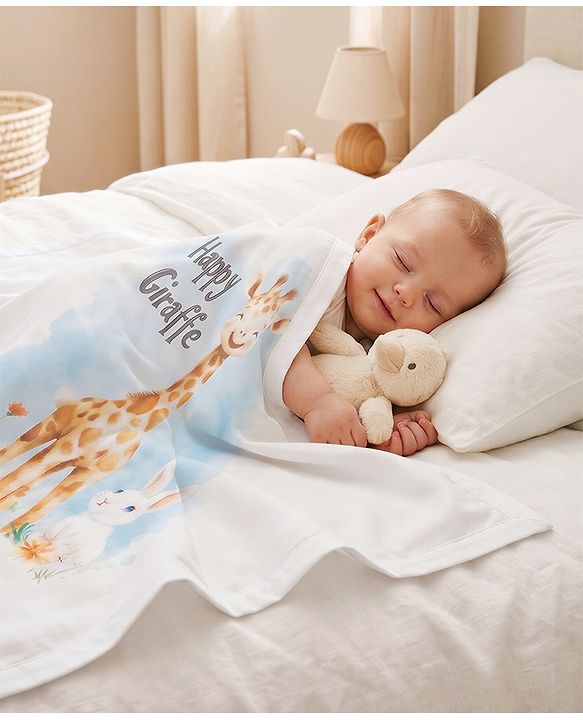 Babyhug 100% Pure Cotton Four Layer Baby Blanket  Giraffe Print Super Soft & Absorbent Lightweight Breathable Quilt (320g) Gentle on Baby Skin 024 Months -White