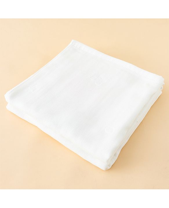 Babyhug 100% Pure Cotton Four Layer Baby Blanket  Giraffe Print Super Soft & Absorbent Lightweight Breathable Quilt (320g) Gentle on Baby Skin 024 Months -White