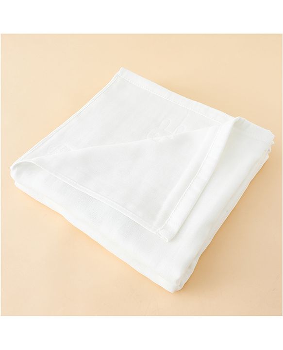 Babyhug 100% Pure Cotton Four Layer Baby Blanket  Giraffe Print Super Soft & Absorbent Lightweight Breathable Quilt (320g) Gentle on Baby Skin 024 Months -White