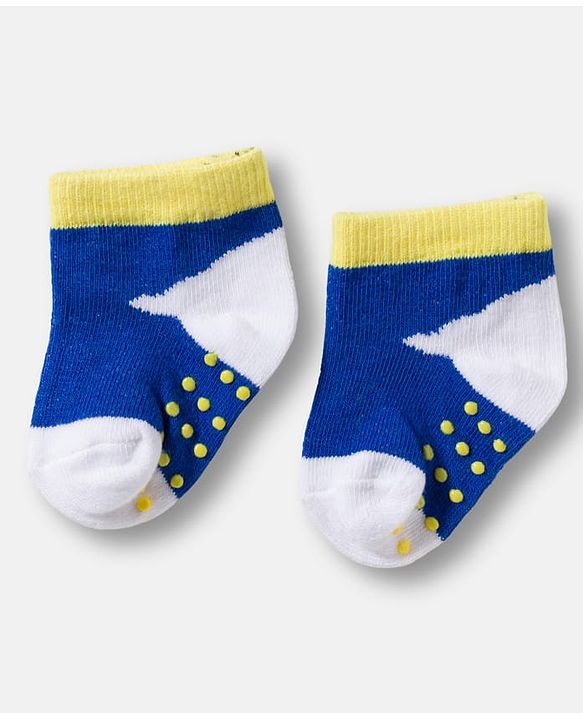 Cute Walk by Babyhug Non Terry Knit Ankle Length Anti Bacterial Anti Skid Socks With Cloud Print Pack Of 3 - Blue Red & Light Blue
