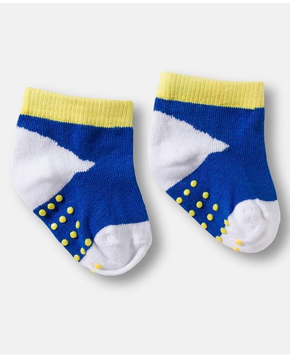 Cute Walk by Babyhug Non Terry Knit Ankle Length Anti Bacterial Anti Skid Socks With Cloud Print Pack Of 3 - Blue Red & Light Blue