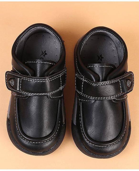 Cute Walk by Babyhug Velcro Closure Solid Color Casual Shoes - Black