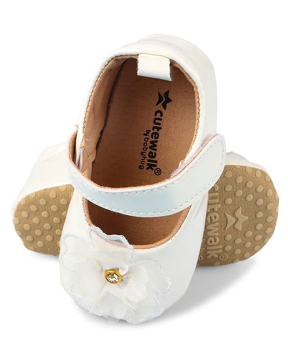 Cute Walk by Babyhug Velcro Closure Booties With Floral Applique - Pink