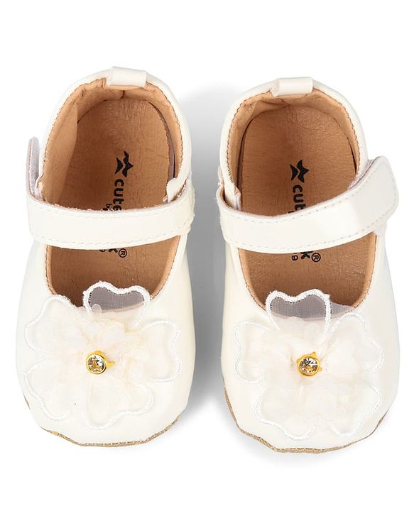 Cute Walk by Babyhug Velcro Closure Booties With Floral Applique - Pink