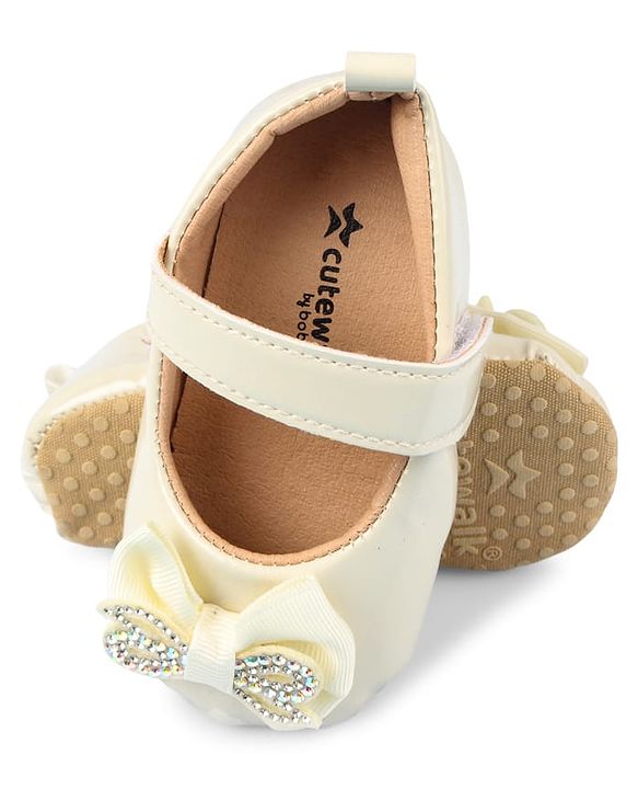 Cute Walk by Babyhug Velcro Closure Booties With Bow Applique - Pink