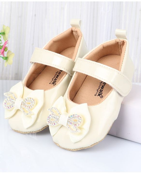Cute Walk by Babyhug Velcro Closure Booties With Bow Applique - Pink