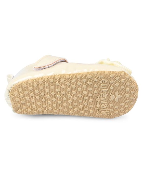 Cute Walk by Babyhug Velcro Closure Booties With Bow Applique - Pink