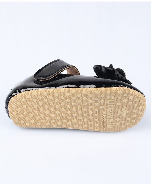 Cute Walk by Babyhug Velcro Closure Booties With Bow Applique - Pink