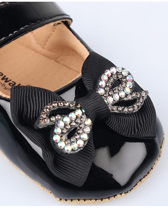 Cute Walk by Babyhug Velcro Closure Booties With Bow Applique - Pink