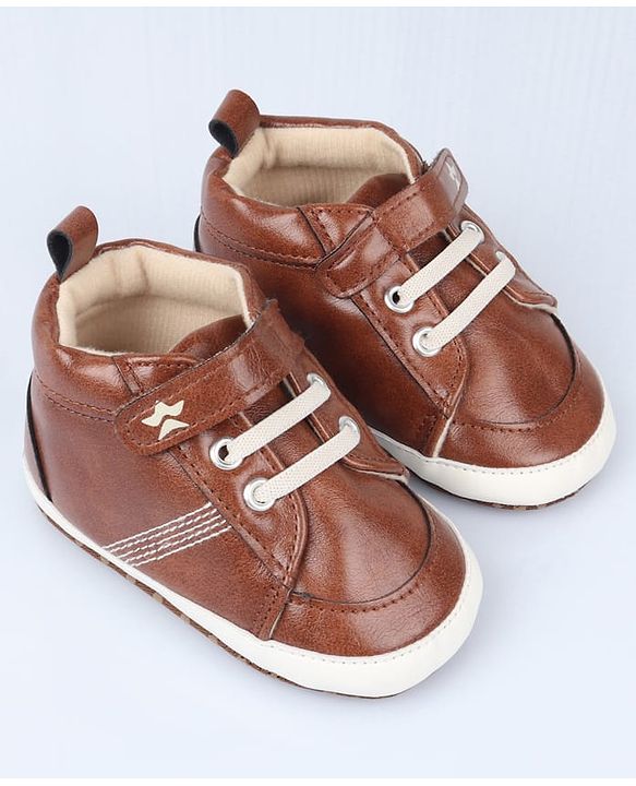 Cute Walk by Babyhug Velcro Closure Solid Booties - Brown