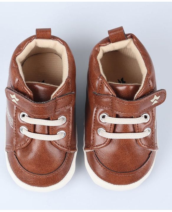Cute Walk by Babyhug Velcro Closure Solid Booties - Brown