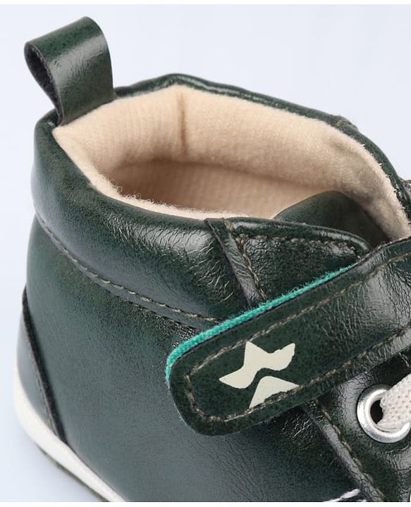 Cute Walk by Babyhug Velcro Closure Solid Booties - Brown