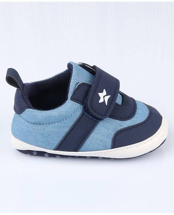 Cute Walk by Babyhug Velcro Closure Solid Booties - Blue