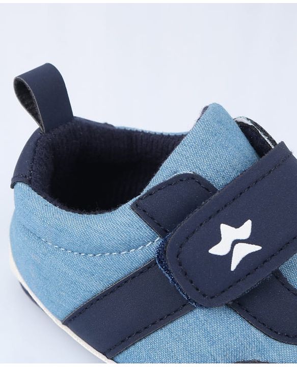 Cute Walk by Babyhug Velcro Closure Solid Booties - Blue