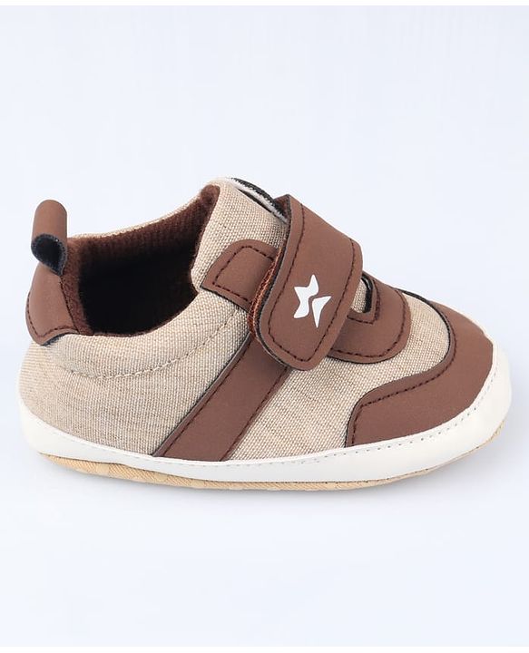 Cute Walk by Babyhug Velcro Closure Solid Booties - Blue