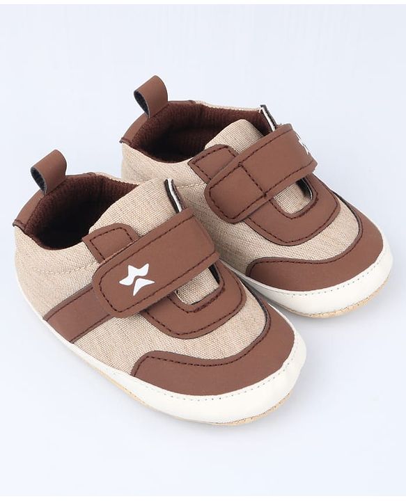 Cute Walk by Babyhug Velcro Closure Solid Booties - Blue