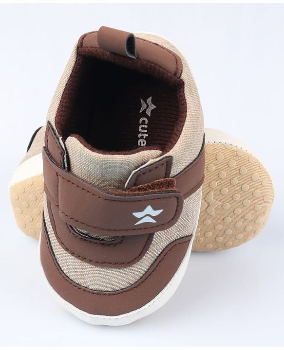 Cute Walk by Babyhug Velcro Closure Solid Booties - Blue