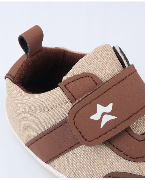 Cute Walk by Babyhug Velcro Closure Solid Booties - Blue
