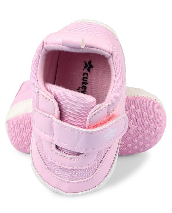 Cute Walk by Babyhug Velcro Closure Solid Booties - Blue