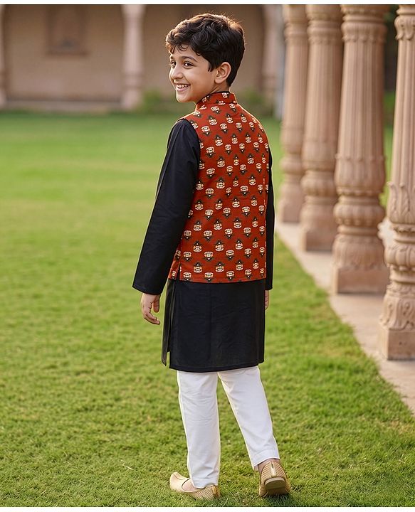 Pine Kids Cotton Woven Full Sleeves Floral Printed Kurta & Pyjama Set With Jacket - Black