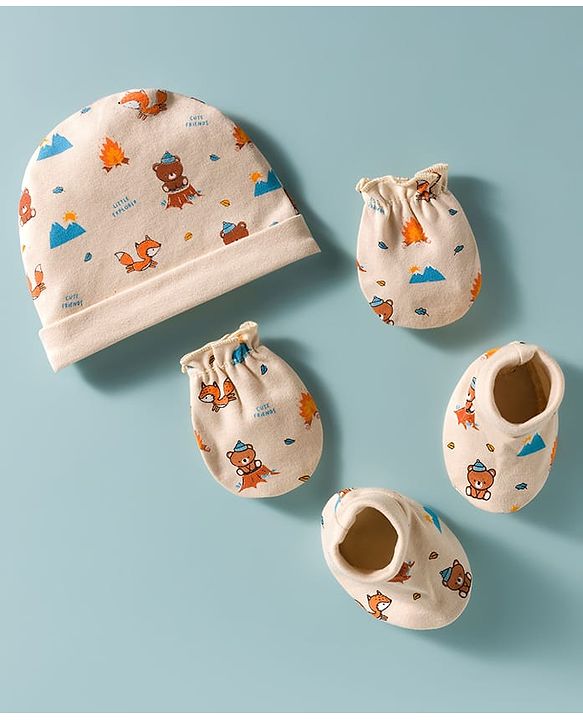 Babyhug 100% Cotton Interlock Knit Cap Mittens & Booties Set With Bear Print Peach - Diameter 17 cm