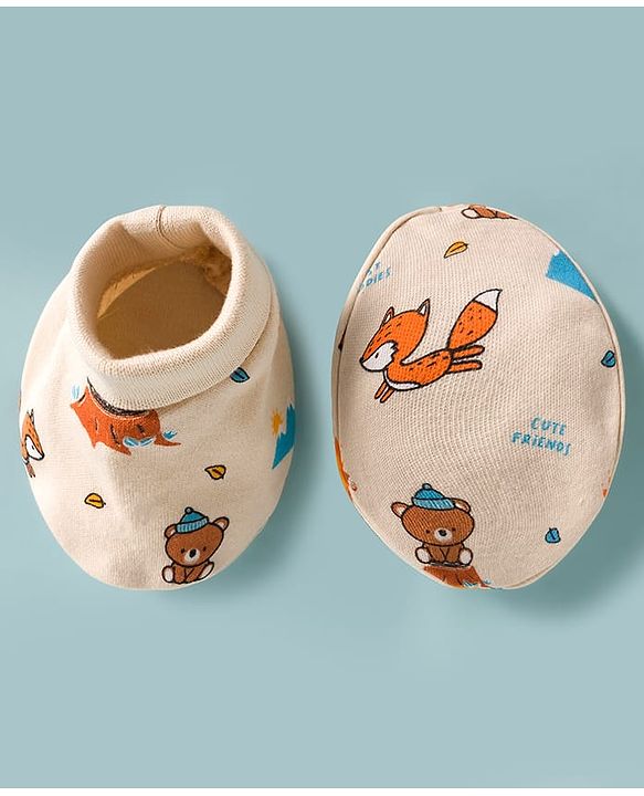 Babyhug 100% Cotton Interlock Knit Cap Mittens & Booties Set With Bear Print Peach - Diameter 17 cm