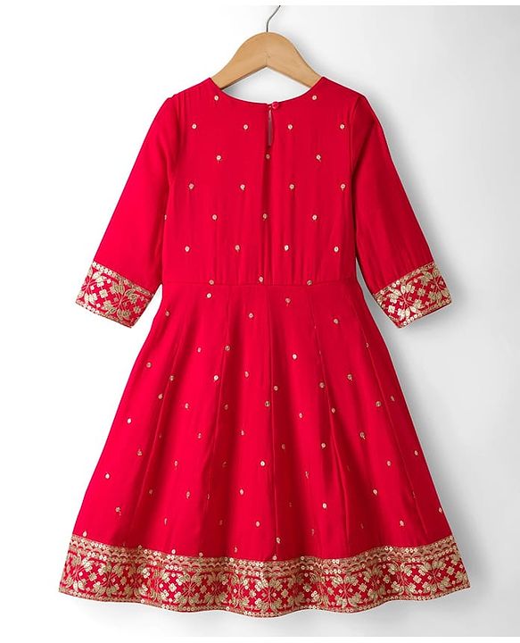 Pine Kids Woven Three Fourth Sleeves Kurti Churidar Set With Floral Embroidery & Dupatta - Fuchsia
