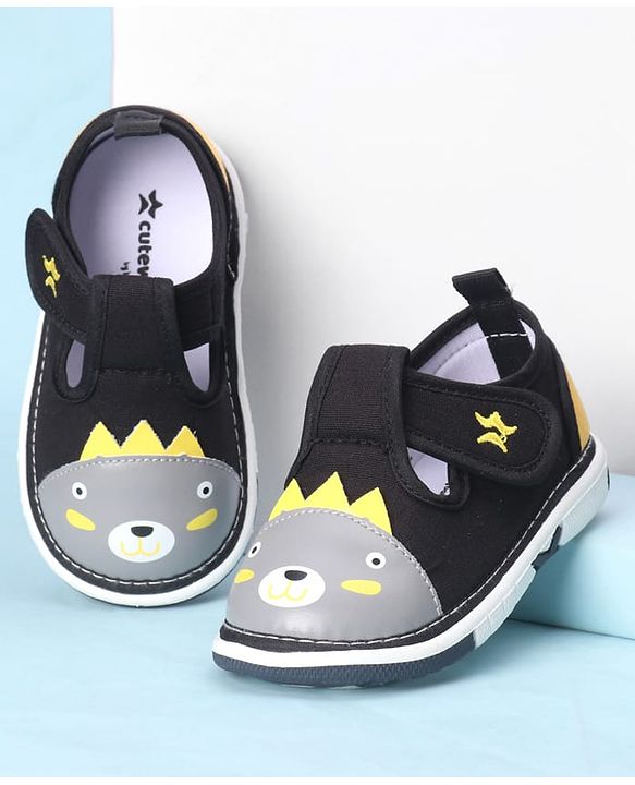 Cute Walk by Babyhug Casual Shoes With Velcro Closure & Face Applique - Black