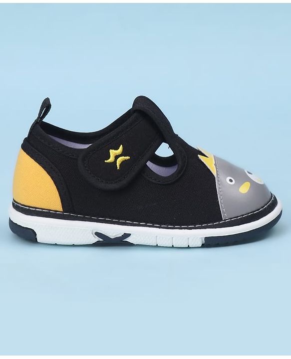 Cute Walk by Babyhug Casual Shoes With Velcro Closure & Face Applique - Black