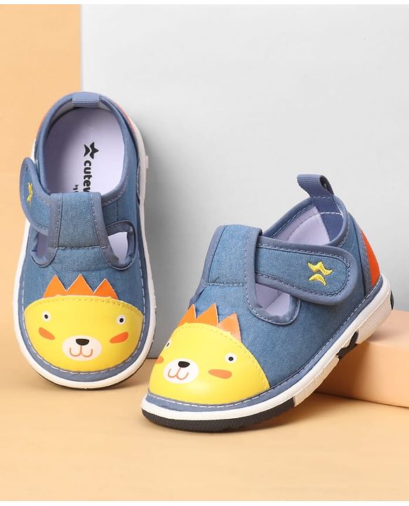 Cute Walk by Babyhug Casual Shoes With Velcro Closure & Face Applique - Black