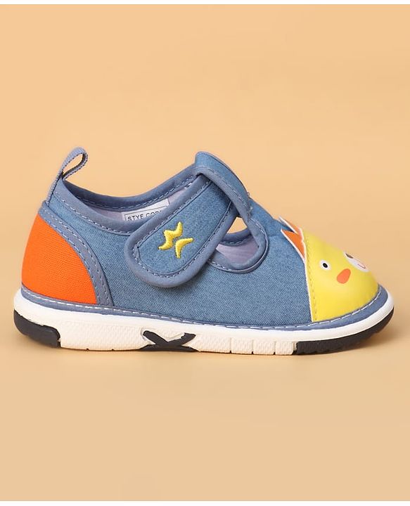 Cute Walk by Babyhug Casual Shoes With Velcro Closure & Face Applique - Black