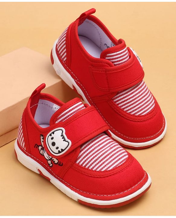 Cute Walk by Babyhug Casual Shoes With Velcro Closure & Cat Applique - Red