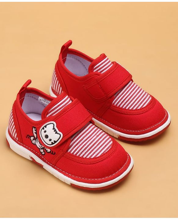 Cute Walk by Babyhug Casual Shoes With Velcro Closure & Cat Applique - Red