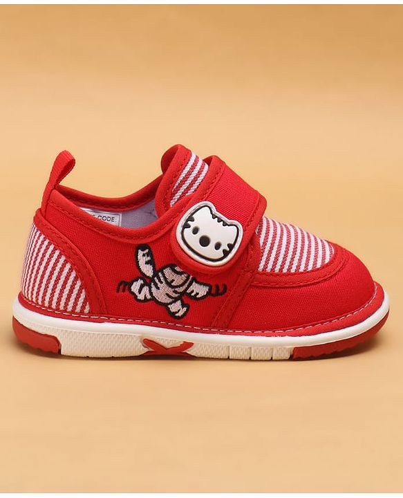 Cute Walk by Babyhug Casual Shoes With Velcro Closure & Cat Applique - Red