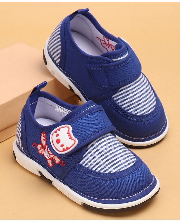 Cute Walk by Babyhug Casual Shoes With Velcro Closure & Cat Applique - Red
