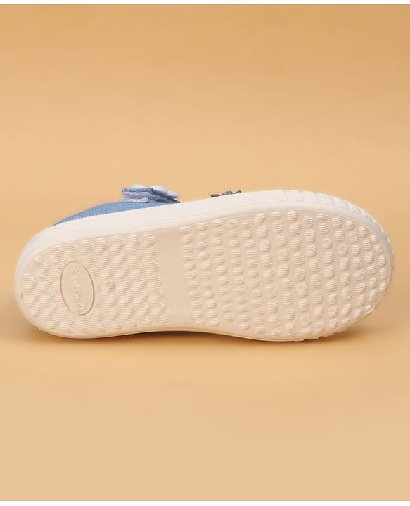 Cute Walk by Babyhug Casual Shoes With Velcro Closure & Floral Applique - Blue
