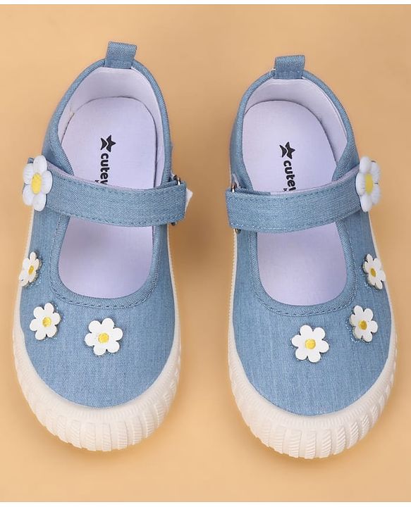 Cute Walk by Babyhug Casual Shoes With Velcro Closure & Floral Applique - Blue