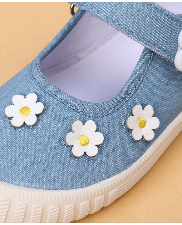 Cute Walk by Babyhug Casual Shoes With Velcro Closure & Floral Applique - Blue