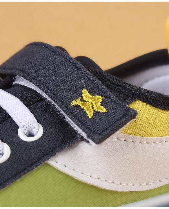Cute Walk by Babyhug Velcro Closure Solid Color Casual Shoes - Blue