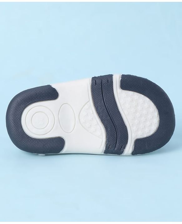 Cute Walk by Babyhug Velcro Closure Sandals With Heart Print & Applique - Pink