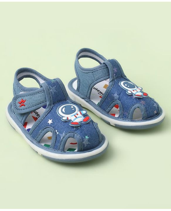 Cute Walk by Babyhug Velcro Closure Sandals With Astronaut Applique - Black