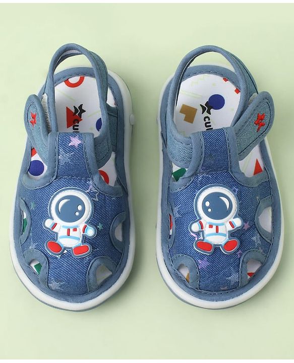 Cute Walk by Babyhug Velcro Closure Sandals With Astronaut Applique - Black