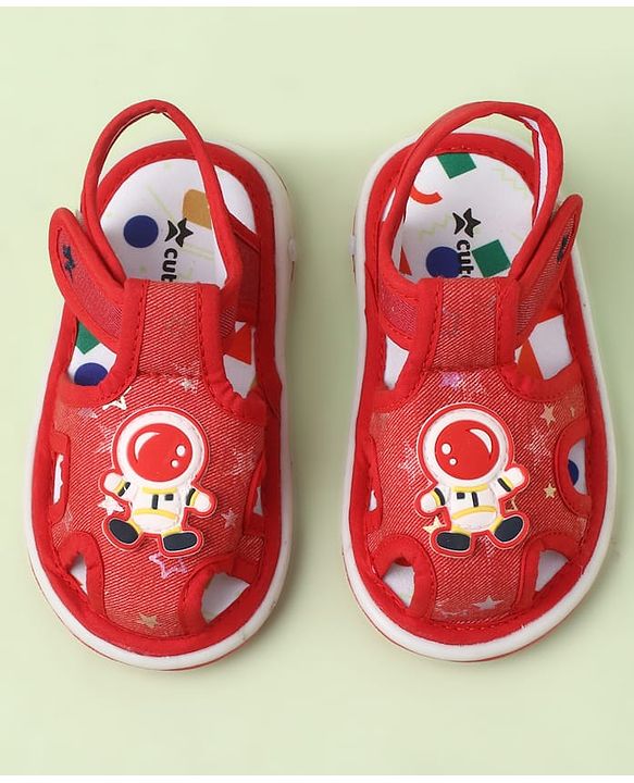 Cute Walk by Babyhug Velcro Closure Sandals With Astronaut Applique - Black