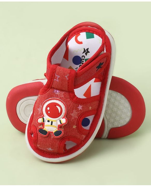 Cute Walk by Babyhug Velcro Closure Sandals With Astronaut Applique - Black