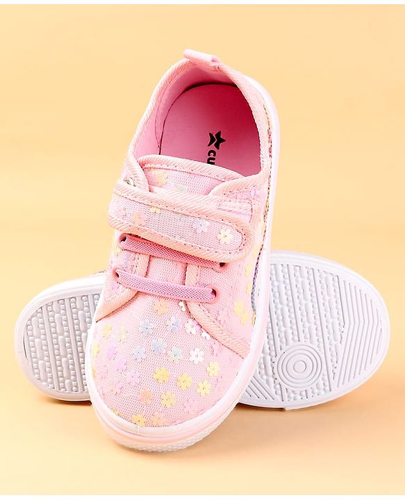 Cute Walk by Babyhug Casual shoes With Velcro Closure & Floral Applique - Light Green