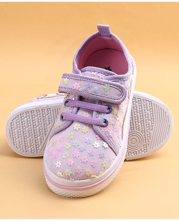 Cute Walk by Babyhug Casual shoes With Velcro Closure & Floral Applique - Light Green