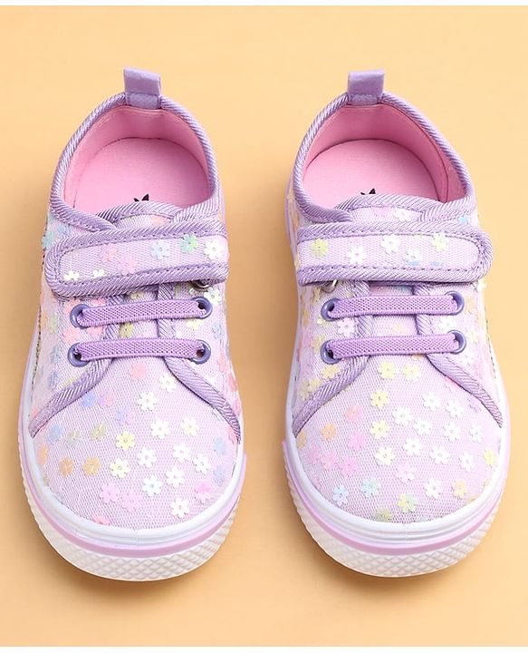 Cute Walk by Babyhug Casual shoes With Velcro Closure & Floral Applique - Light Green
